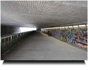 Durchgang unter der Hietzinger Brücke